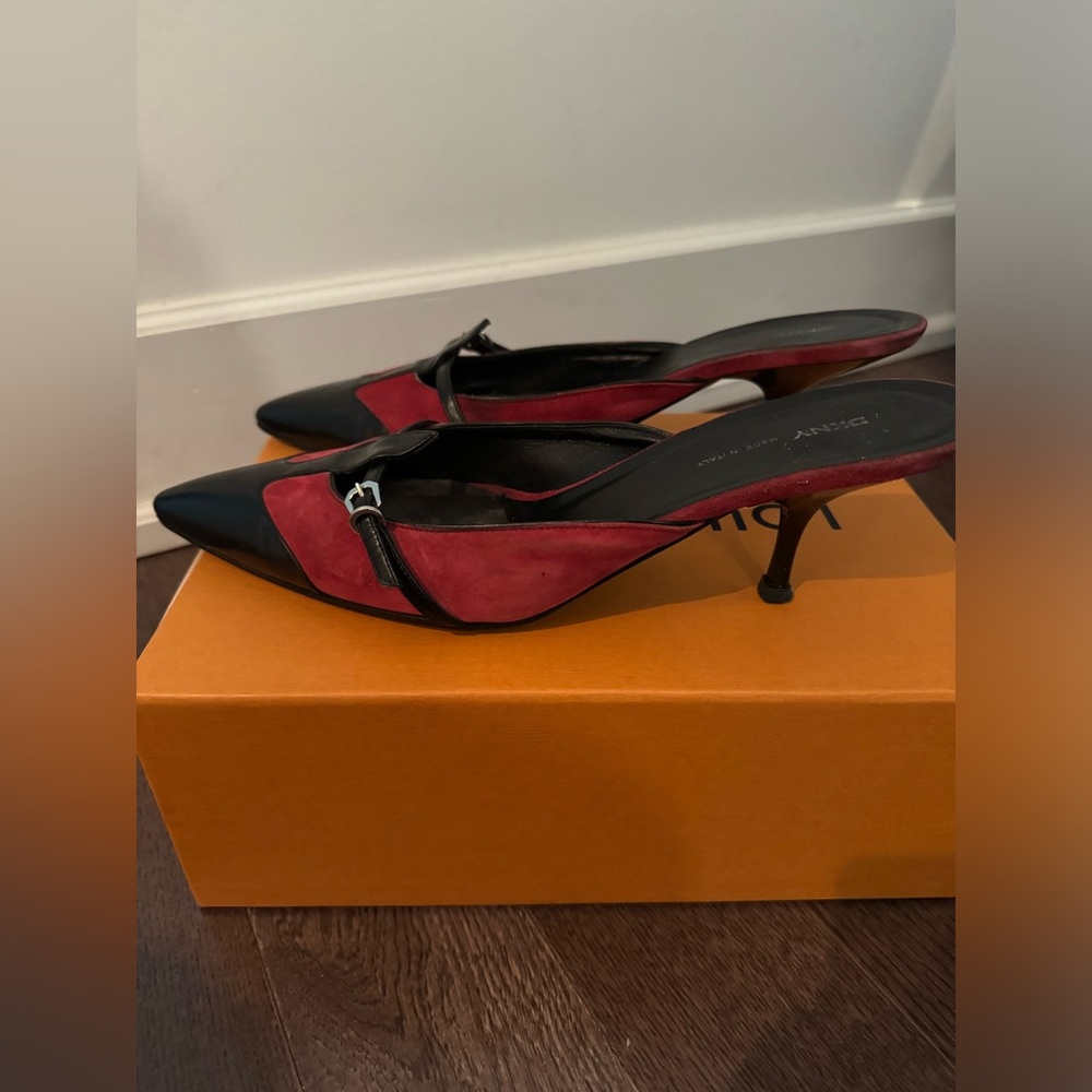 DKNY Italian Black Leather & Burgundy Suede Kitten Heels - Size 9.5
